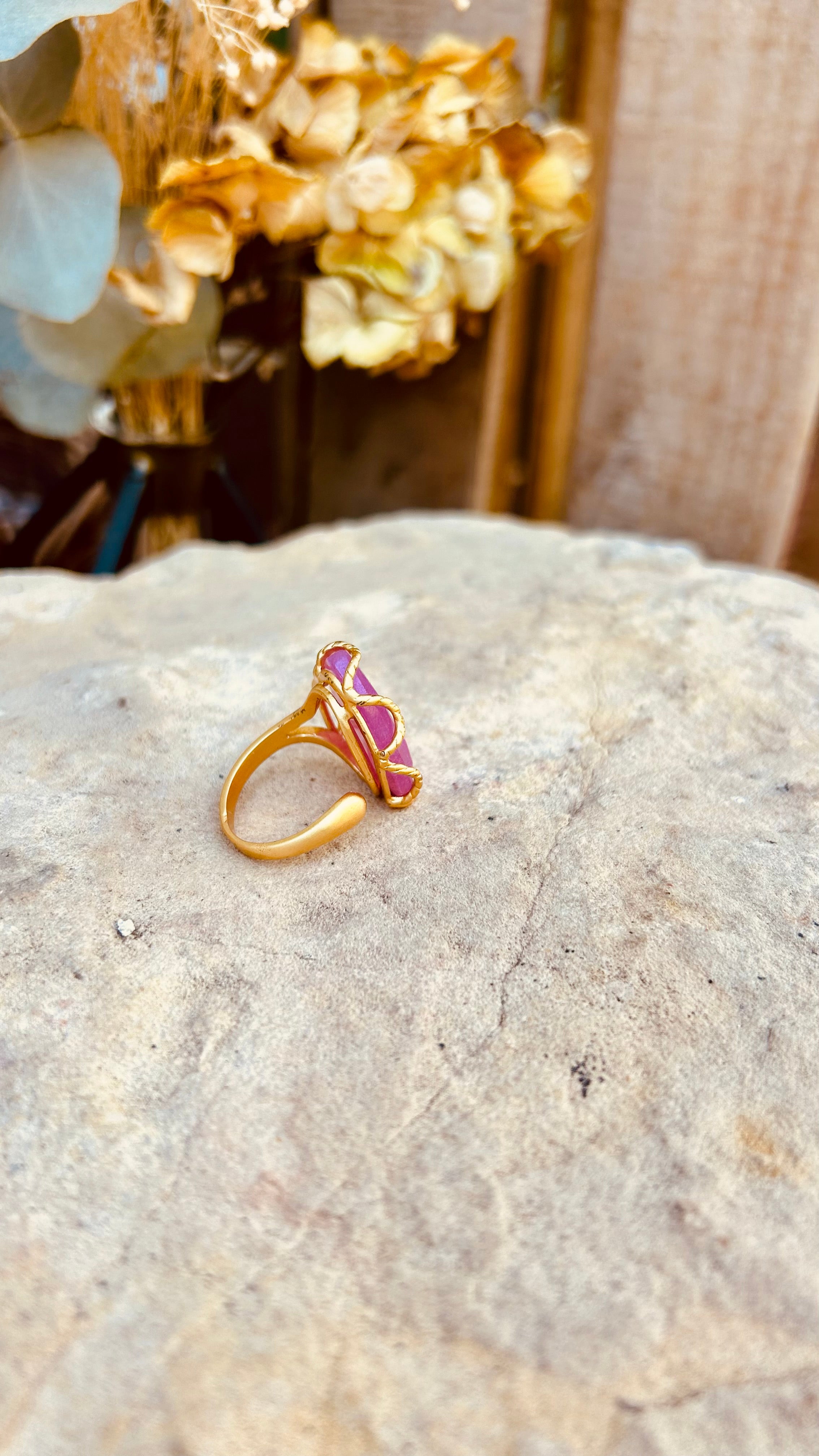 Accesorio - Anillo piedra magenta- Colensuá