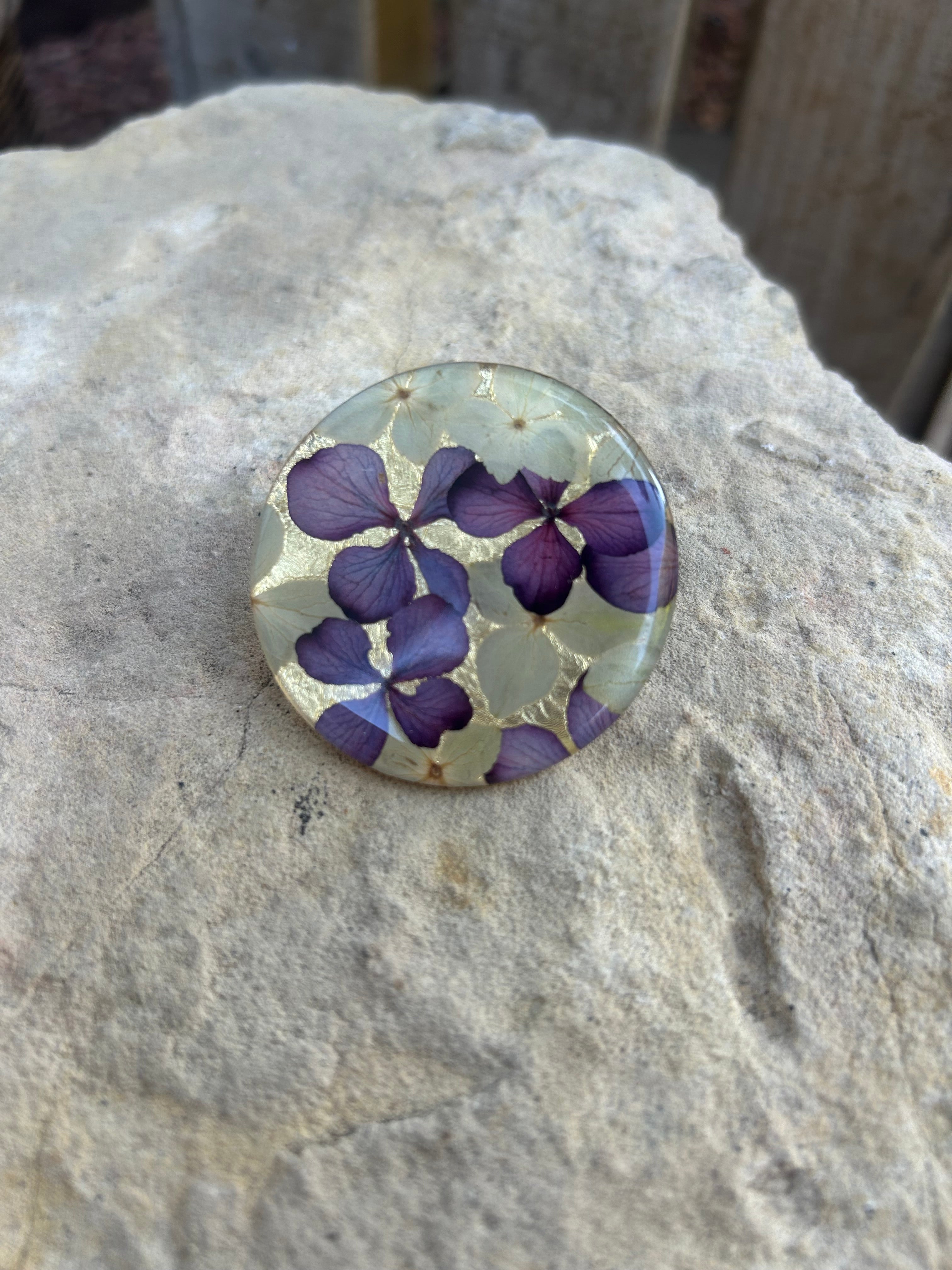 Accesorio - broche flores beige&morado- Colensuá