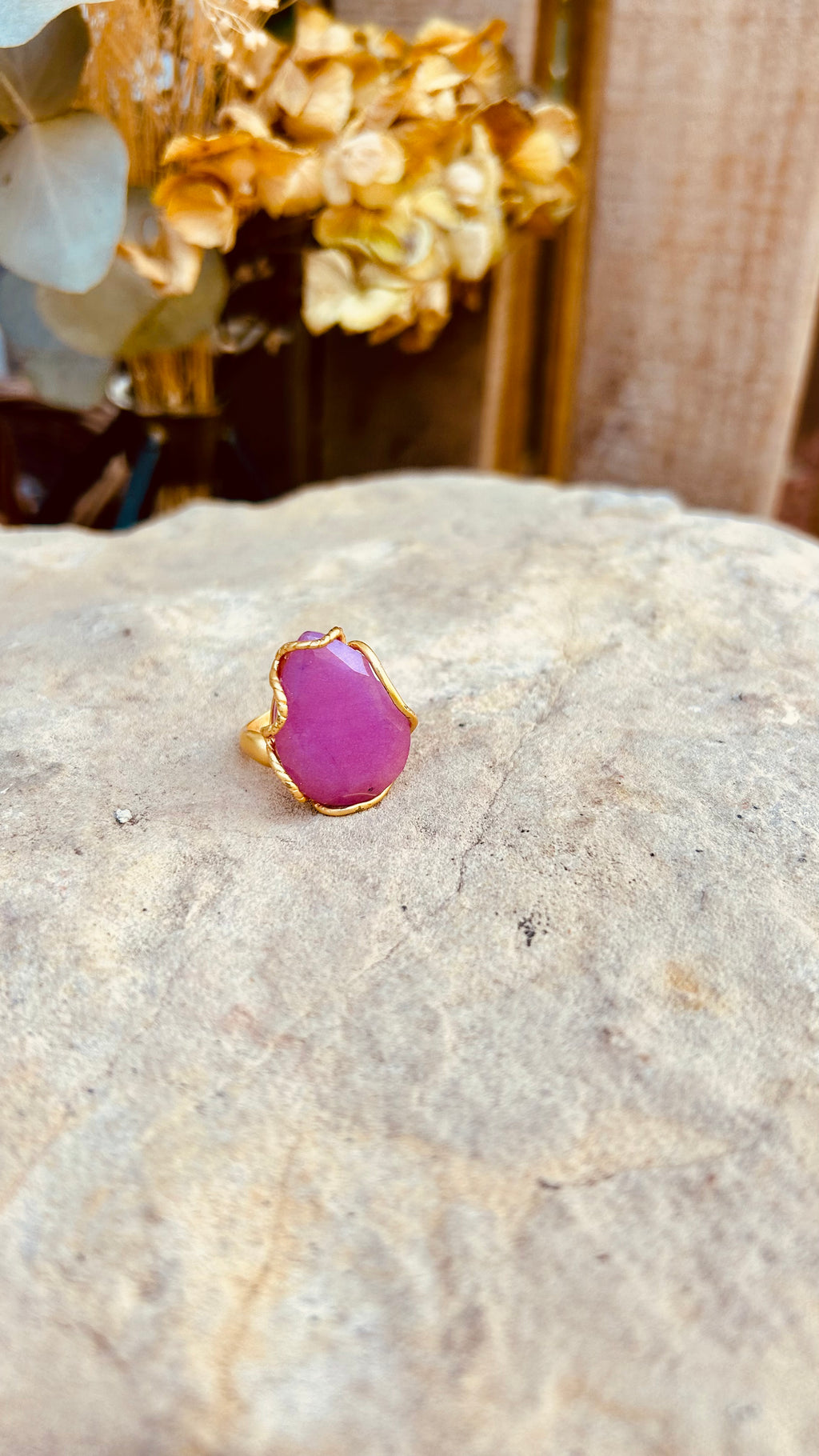 Accesorio - Anillo piedra magenta- Colensuá