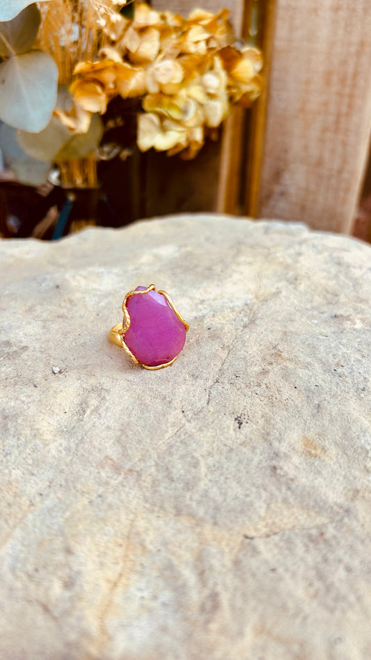 Accesorio - Anillo piedra magenta- Colensuá