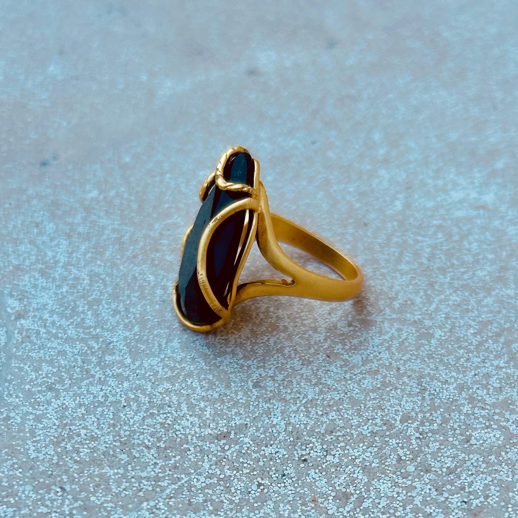 Accesorio - Anillo piedra negra- Colensuá