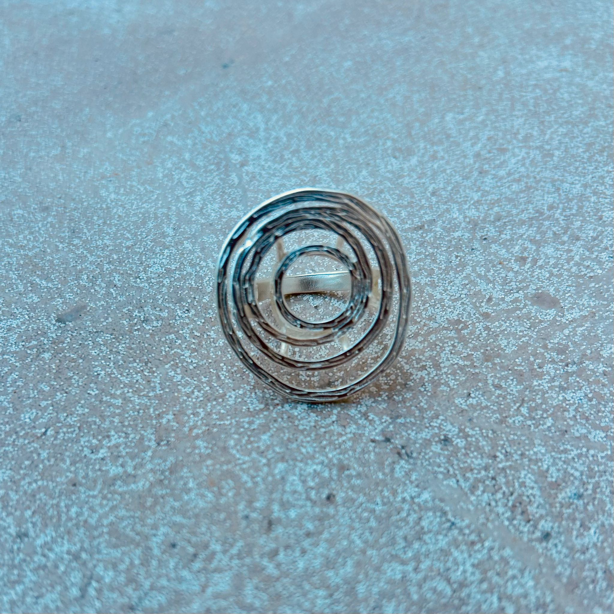 Accesorio - Anillo plateado - Colensuá