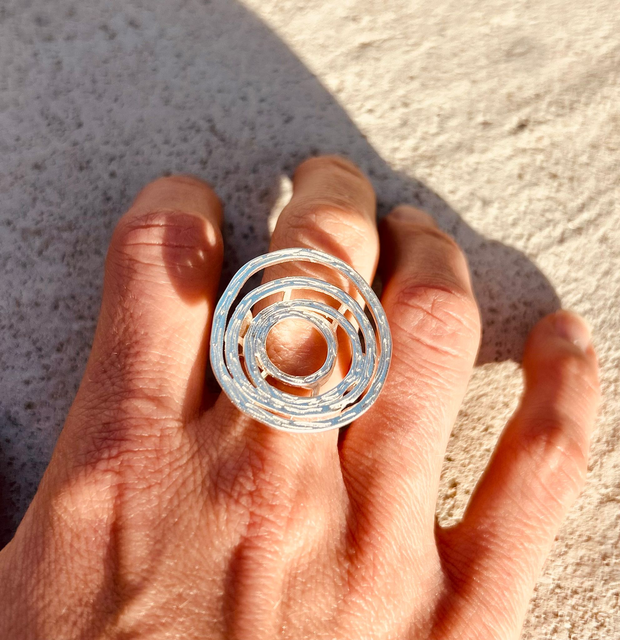 Accesorio - Anillo plateado - Colensuá