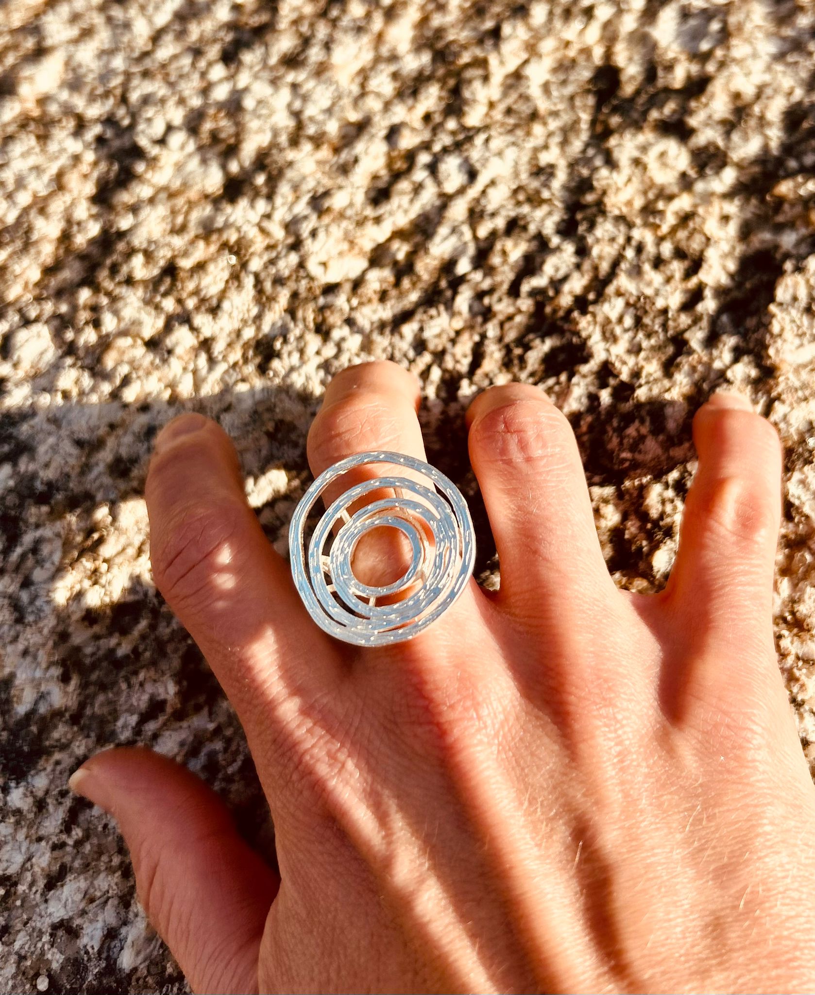 Accesorio - Anillo plateado - Colensuá