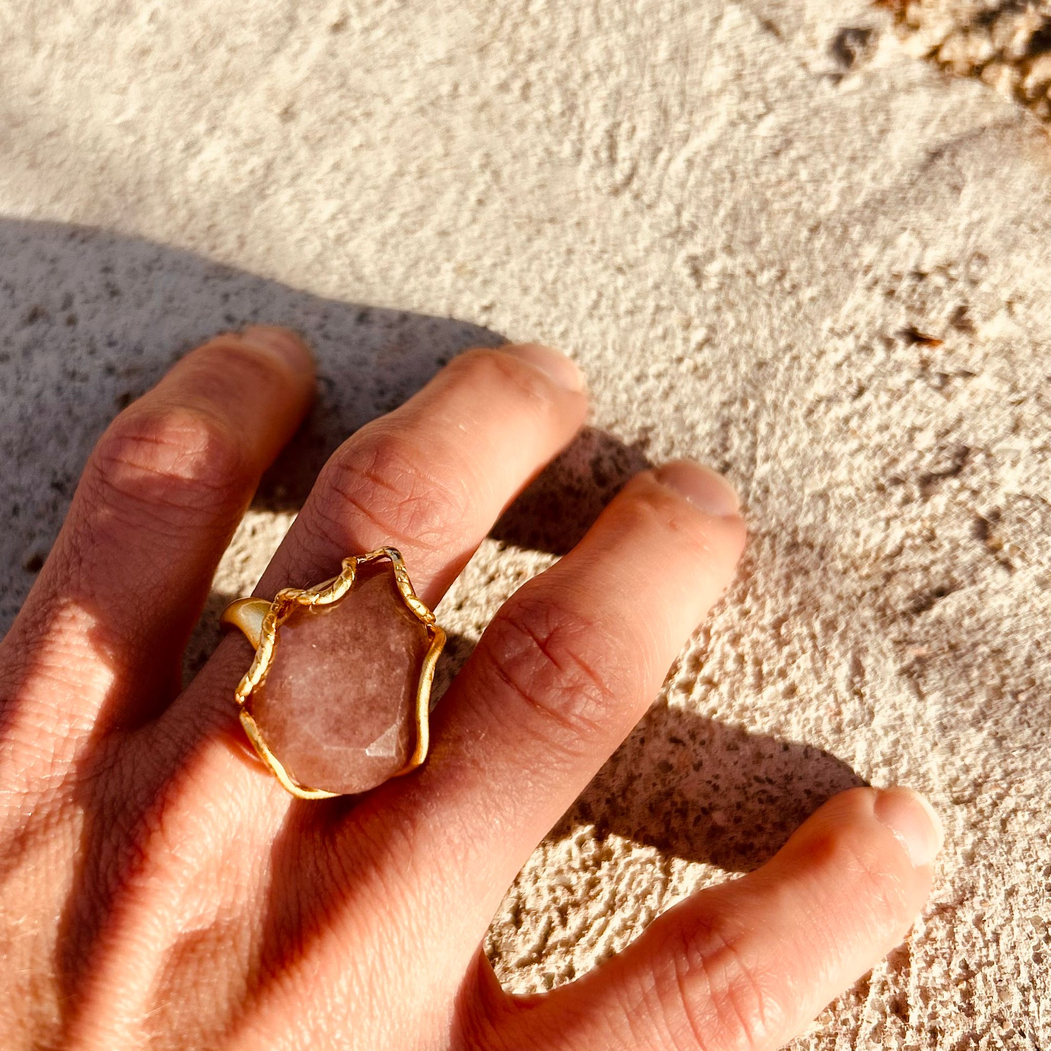 Accesorio - Anillo piedra burdeos - Colensuá