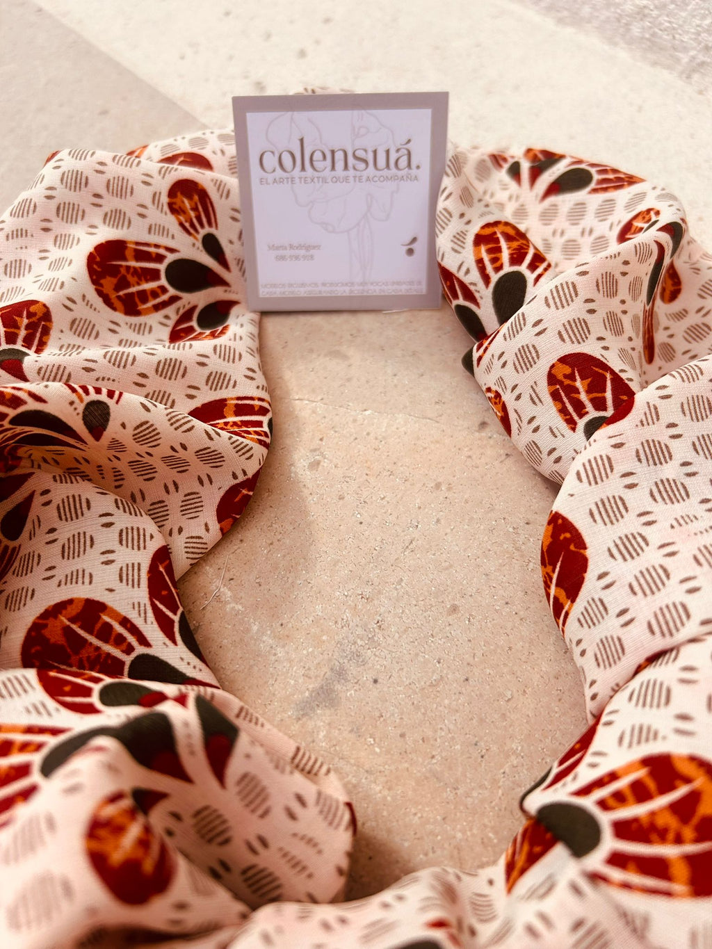 Colensuá Flores verdes y granates