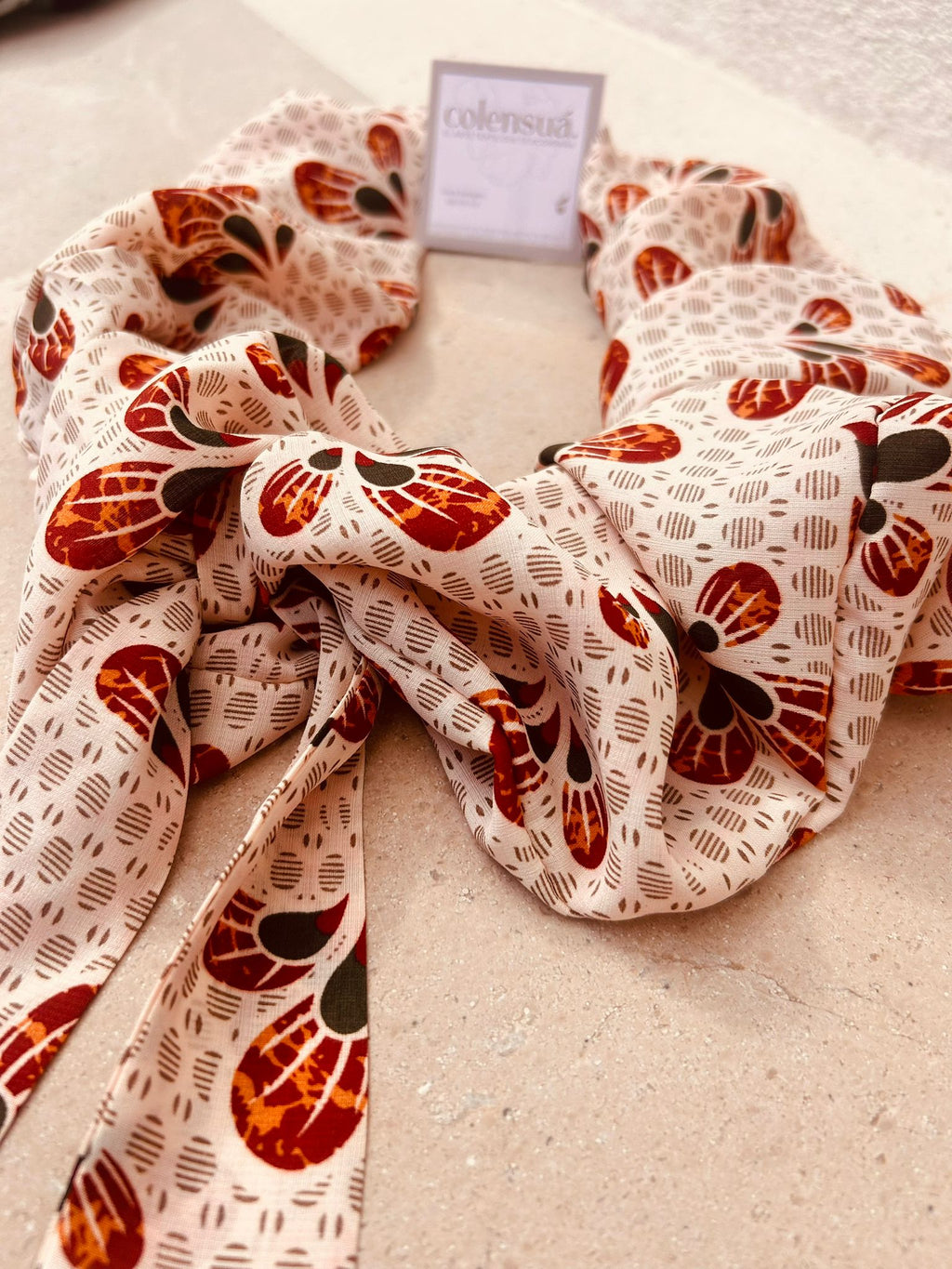 Colensuá Flores verdes y granates