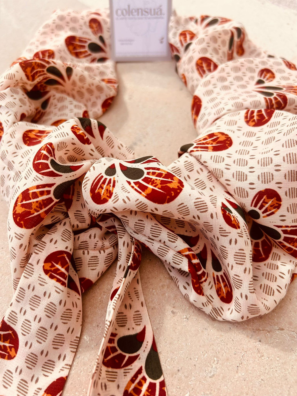 Colensuá Flores verdes y granates